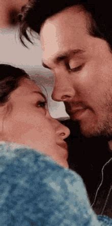 forehead kiss gif|Forehead Kisses GIFs